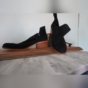 Steve Madden Black Suede Ankle Boot Size8.5